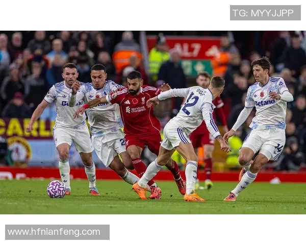 英超联赛迎来一场胜利，利物浦击败曼联夺得宝贵三分