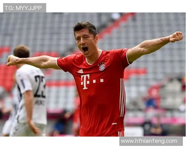 莱万回归旧主赛场引发拜仁球迷愤怒反应称其忘恩负义